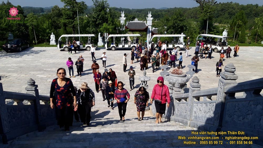 Hội Chữ thập đỏ phường Quốc Tử Giám tham quan Công viên tưởng niệm Thiên Đức 