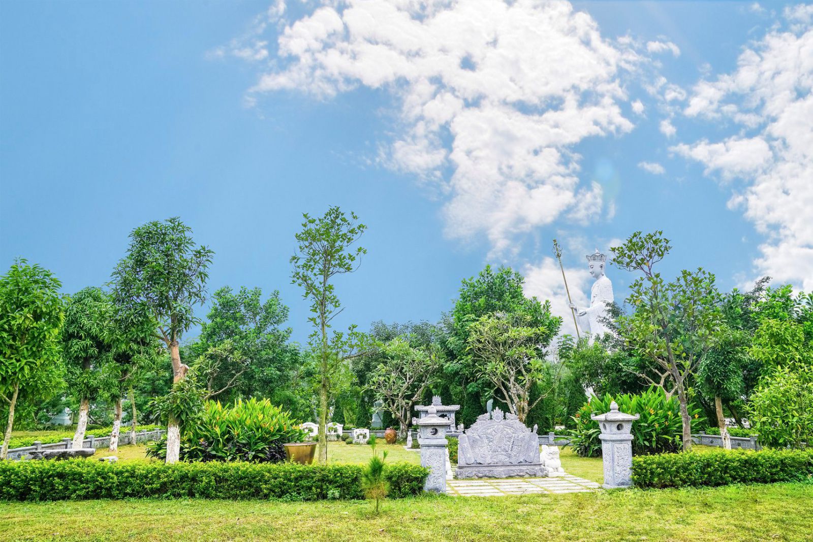 Khuôn viên mộ phần gia tộc 400m Đồi Kim Quy nghĩa trang sinh thái Thiên Đức